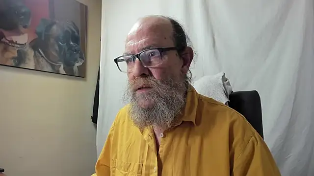 Snapshot of Uncle_Hottie chatting on 01-12-26, 05:51 Uncle Hottie online show from 01-12-26, 05:51