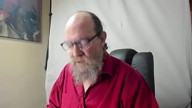 Snapshot of Uncle_Hottie chatting on 01-15-26, 02:21 Uncle Hottie online show from 01-15-26, 02:21