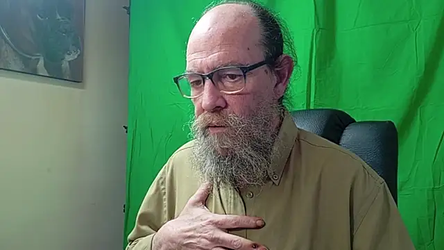 Snapshot of Uncle_Hottie chatting on 03-24-26, 04:45 Uncle Hottie online show from 03-24-26, 04:45