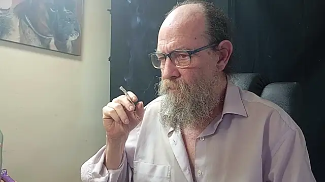 Snapshot of Uncle_Hottie chatting on 03-27-26, 05:34 Uncle Hottie online show from 03-27-26, 05:34
