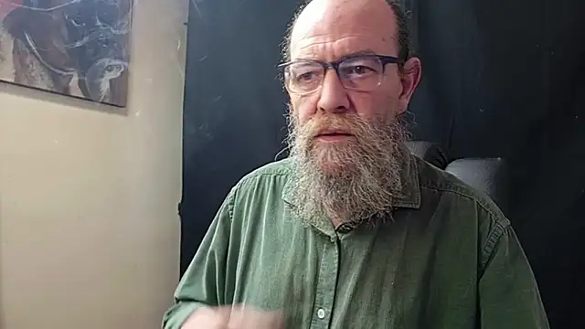Snapshot of Uncle_Hottie chatting on 03-28-26, 04:39 Uncle Hottie online show from 03-28-26, 04:39