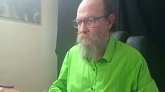 Snapshot of Uncle_Hottie chatting on 03-30-26, 05:36 Uncle Hottie online show from 03-30-26, 05:36