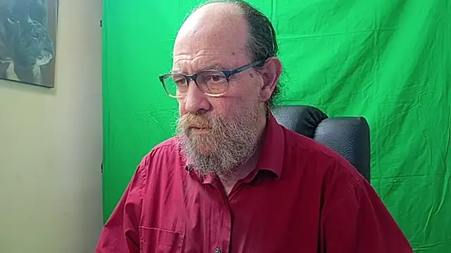 Snapshot of Uncle_Hottie chatting on 04-14-26, 04:46 Uncle Hottie online show from 04-14-26, 04:46