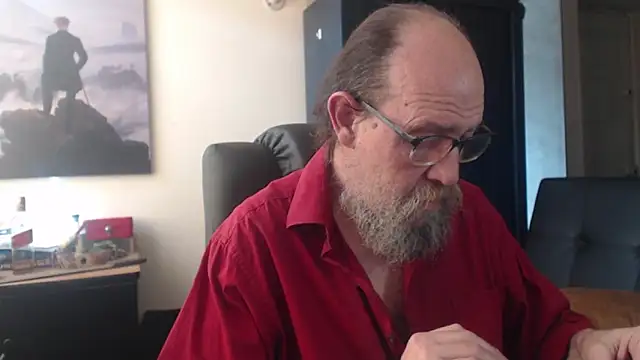 Snapshot of Uncle_Hottie chatting on 06-29-26, 07:03 Uncle Hottie online show from 06-29-26, 07:03