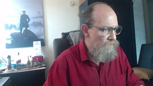 Snapshot of Uncle_Hottie chatting on 07-09-26, 03:49 Uncle Hottie online show from 07-09-26, 03:49