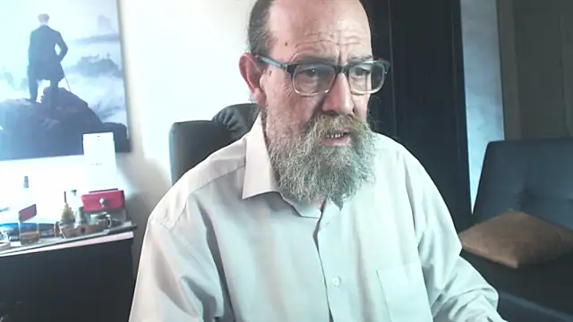 Snapshot of Uncle_Hottie chatting on 07-10-26, 03:03 Uncle Hottie online show from 07-10-26, 03:03