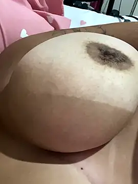 Snapshot of AnneM5 chatting on 01-07-26, 05:21 AnneM5 online show from 01-07-26, 05:21