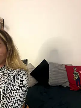 Snapshot of Felicity_Hops chatting on 01-15-26, 10:35 Felicity Hops online show from 01-15-26, 10:35