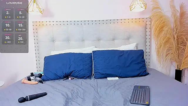 Mia dolls18 online show from 02-01-26, 03:16