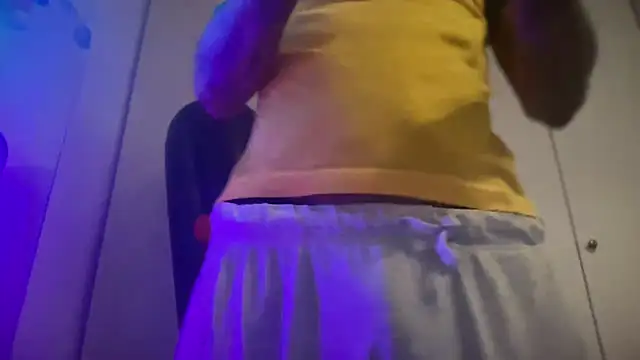 Snapshot of JSYMON chatting on 02-18-26, 08:21 JSYMON online show from 02-18-26, 08:21