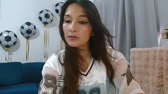 Snapshot of Almaglow_ chatting on 07-03-26, 04:13 Almaglow online show from 07-03-26, 04:13