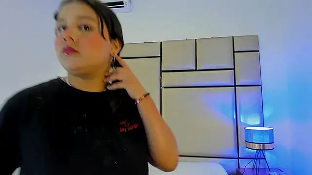 alejandra loppez online show from 02-20-26, 07:36