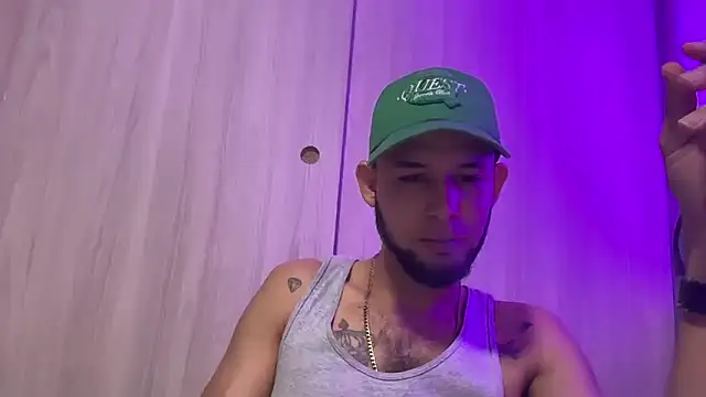 Snapshot of enyel_100 chatting on 01-10-26, 07:32 enyel 100 online show from 01-10-26, 07:32