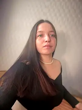 Snapshot of AlexaYvonne chatting on 01-06-26, 04:27 AlexaYvonne online show from 01-06-26, 04:27