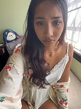 Snapshot of Lyla_Love chatting on 01-10-26, 08:16 Lyla Love online show from 01-10-26, 08:16