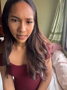 Snapshot of Lyla_Love chatting on 01-14-26, 06:41 Lyla Love online show from 01-14-26, 06:41