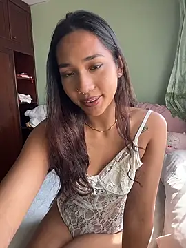 Snapshot of Lyla_Love chatting on 01-15-26, 07:35 Lyla Love online show from 01-15-26, 07:35