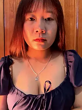 Snapshot of Liness101 chatting on 01-12-26, 02:28 Liness101 online show from 01-12-26, 02:28