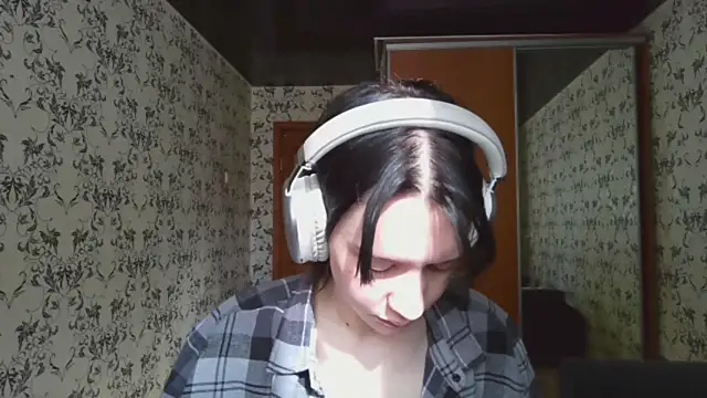 LxayBloom online show from 03-19-26, 07:23