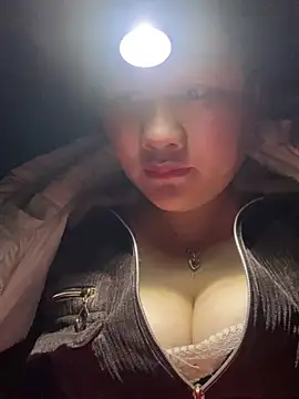 Snapshot of comteze12 chatting on 01-15-26, 03:27 comteze12 online show from 01-15-26, 03:27