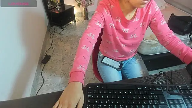 ZoeFox5 online show from 02-09-26, 11:03