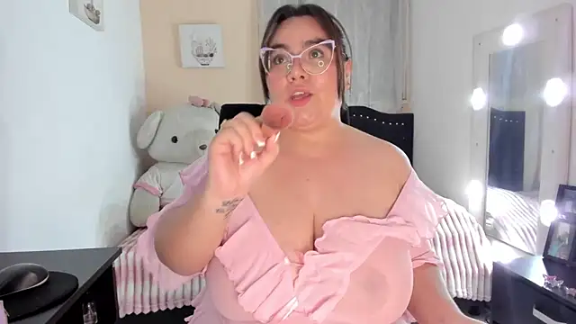 Snapshot of KarlaLannee chatting on 04-28-26, 02:49 KarlaLannee online show from 04-28-26, 02:49