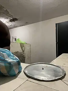 Snapshot of Guianna27 chatting on 01-15-26, 12:37 Guianna27 online show from 01-15-26, 12:37