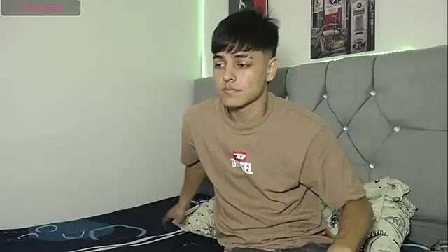 Loganjhonson19 online show from 01-11-26, 04:06