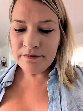 Snapshot of Pxetiteblonde1 chatting on 07-15-26, 10:31 Pxetiteblonde1 online show from 07-15-26, 10:31