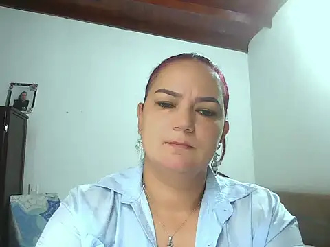 Snapshot of Roja_tentacion chatting on 01-09-26, 04:21 Roja tentacion online show from 01-09-26, 04:21