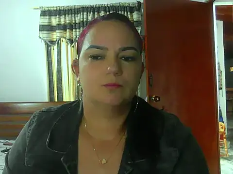 Snapshot of Roja_tentacion chatting on 02-06-26, 08:23 Roja tentacion online show from 02-06-26, 08:23