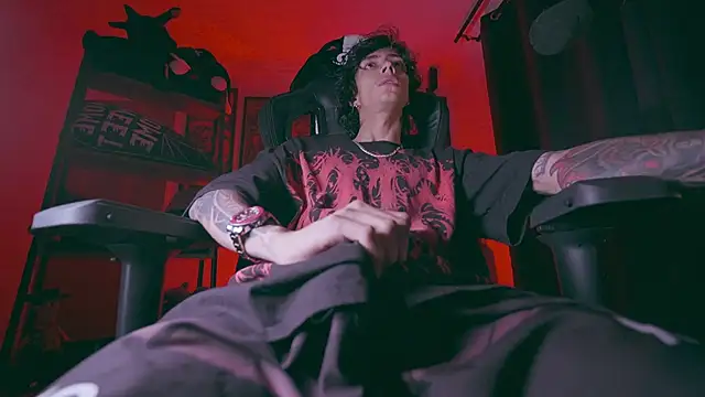 Olliver   y online show from 04-14-26, 02:50