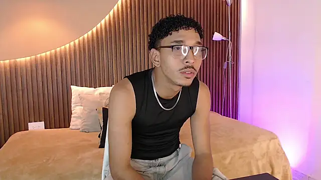 Julian Dark  online show from 02-04-26, 03:56