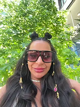 Snapshot of sweetxlayla chatting on 06-15-26, 05:59 sweetxlayla online show from 06-15-26, 05:59