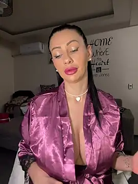 IRISWHITE17 online show from 02-10-26, 05:33