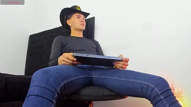 camilo model online show from 03-01-26, 02:57