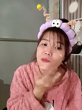 Snapshot of Happy_sweet1 chatting on 01-14-26, 01:33 Happy sweet1 online show from 01-14-26, 01:33