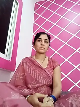 Snapshot of Hot_ree85 chatting on 02-06-26, 05:23 Hot ree85 online show from 02-06-26, 05:23