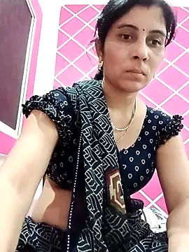 Snapshot of Hot_ree85 chatting on 02-18-26, 09:05 Hot ree85 online show from 02-18-26, 09:05