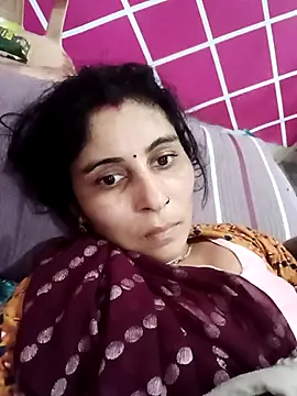 Snapshot of Hot_ree85 chatting on 02-22-26, 04:24 Hot ree85 online show from 02-22-26, 04:24