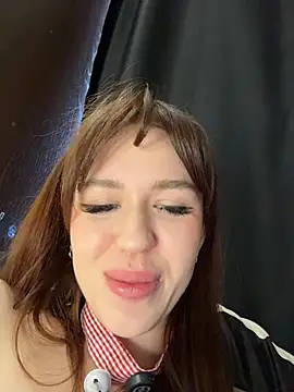 Snapshot of Vse_crazy chatting on 02-24-26, 08:01 Vse crazy online show from 02-24-26, 08:01