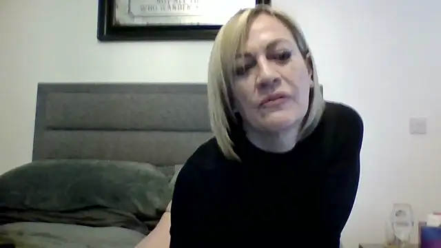 Milfshake227 online show from 04-05-26, 07:33