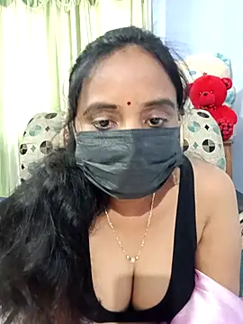 Snapshot of Tinarosy13 chatting on 02-12-26, 06:19 Tinarosy13 online show from 02-12-26, 06:19