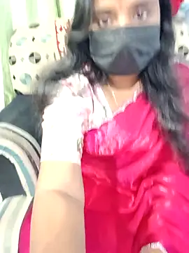 Snapshot of Tinarosy13 chatting on 02-16-26, 03:52 Tinarosy13 online show from 02-16-26, 03:52