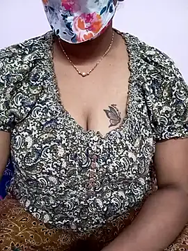 Snapshot of Ammu14399 chatting on 05-08-26, 06:19 Ammu14399 online show from 05-08-26, 06:19