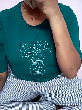 Snapshot of Ammu14399 chatting on 05-11-26, 07:03 Ammu14399 online show from 05-11-26, 07:03