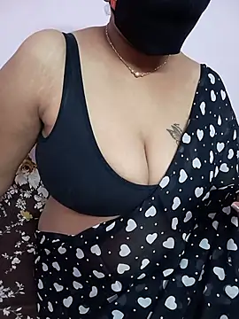 Snapshot of Ammu14399 chatting on 05-11-26, 04:04 Ammu14399 online show from 05-11-26, 04:04