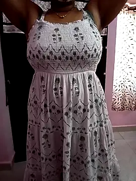 Snapshot of Ammu14399 chatting on 05-28-26, 05:05 Ammu14399 online show from 05-28-26, 05:05
