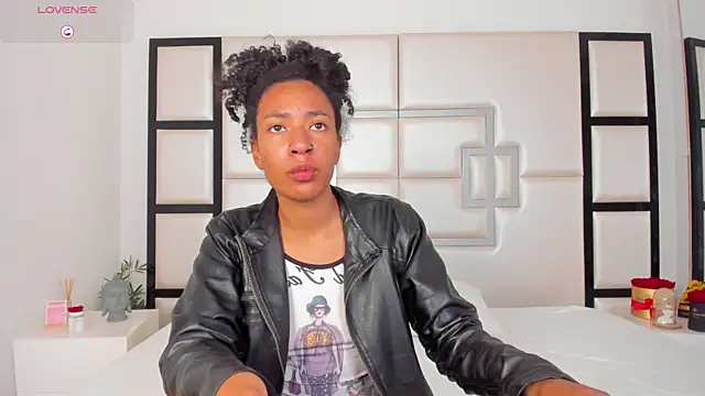 Snapshot of CarlaMarcuzzi chatting on 01-12-26, 08:36 CarlaMarcuzzi online show from 01-12-26, 08:36