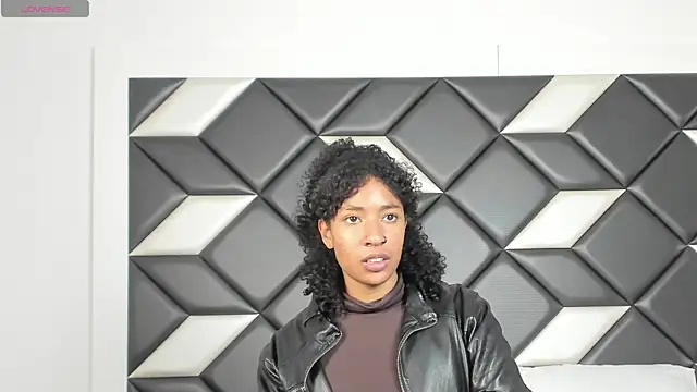 Snapshot of CarlaMarcuzzi chatting on 01-13-26, 08:47 CarlaMarcuzzi online show from 01-13-26, 08:47